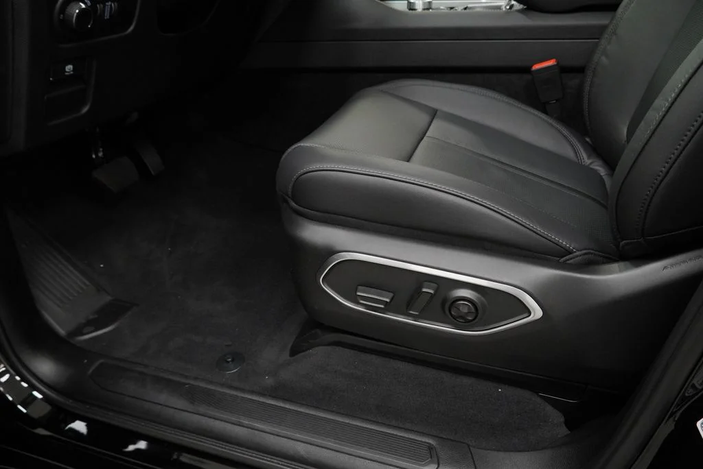 New 2026 High Gloss Black Exterior Paint Jeep  image 30