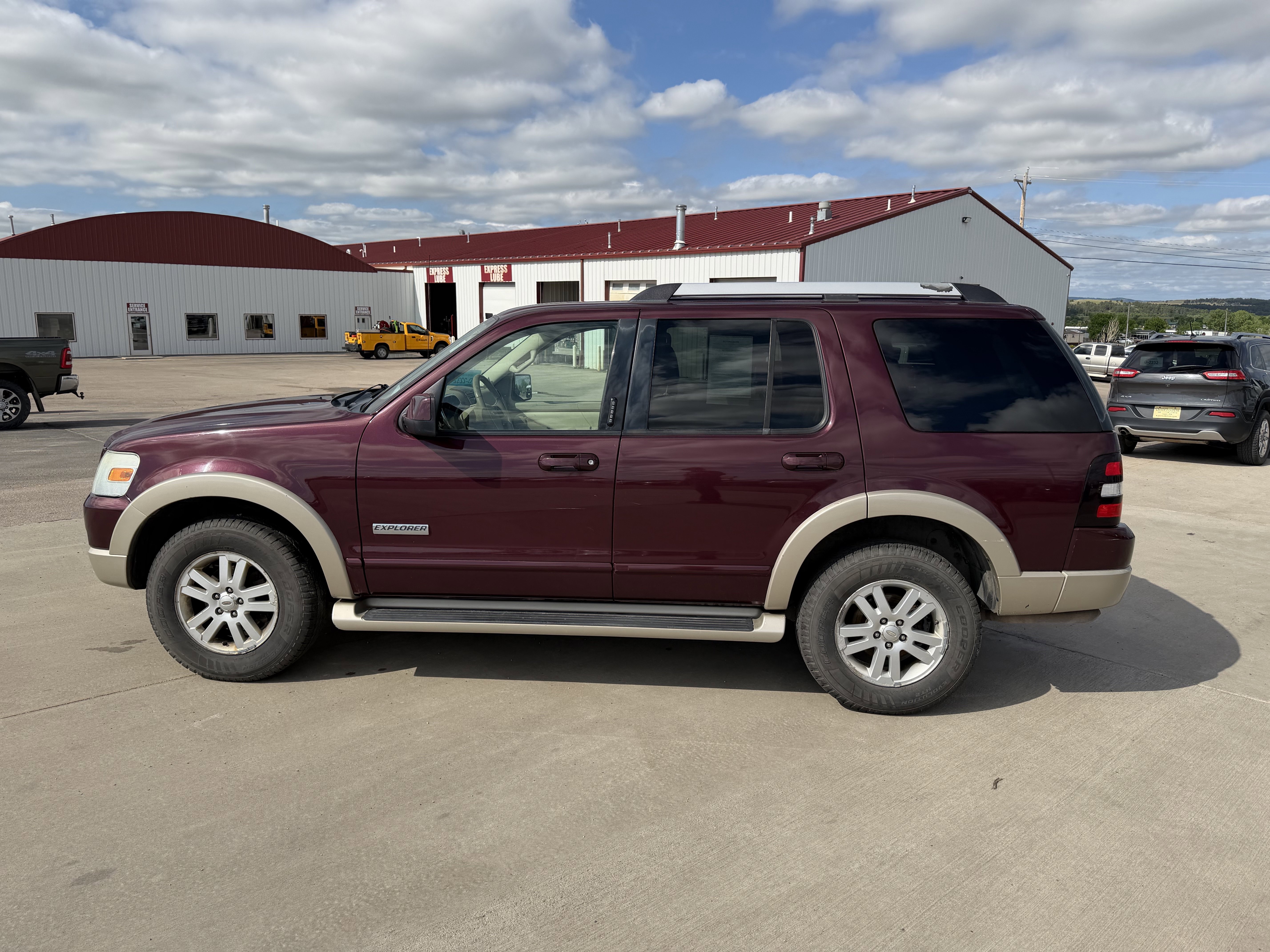 Used 2007 Red Ford Eddie Bauer image 7