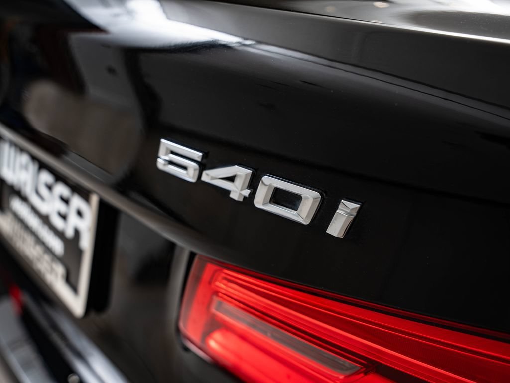 Used 2019 Jet Black BMW 540i image 16