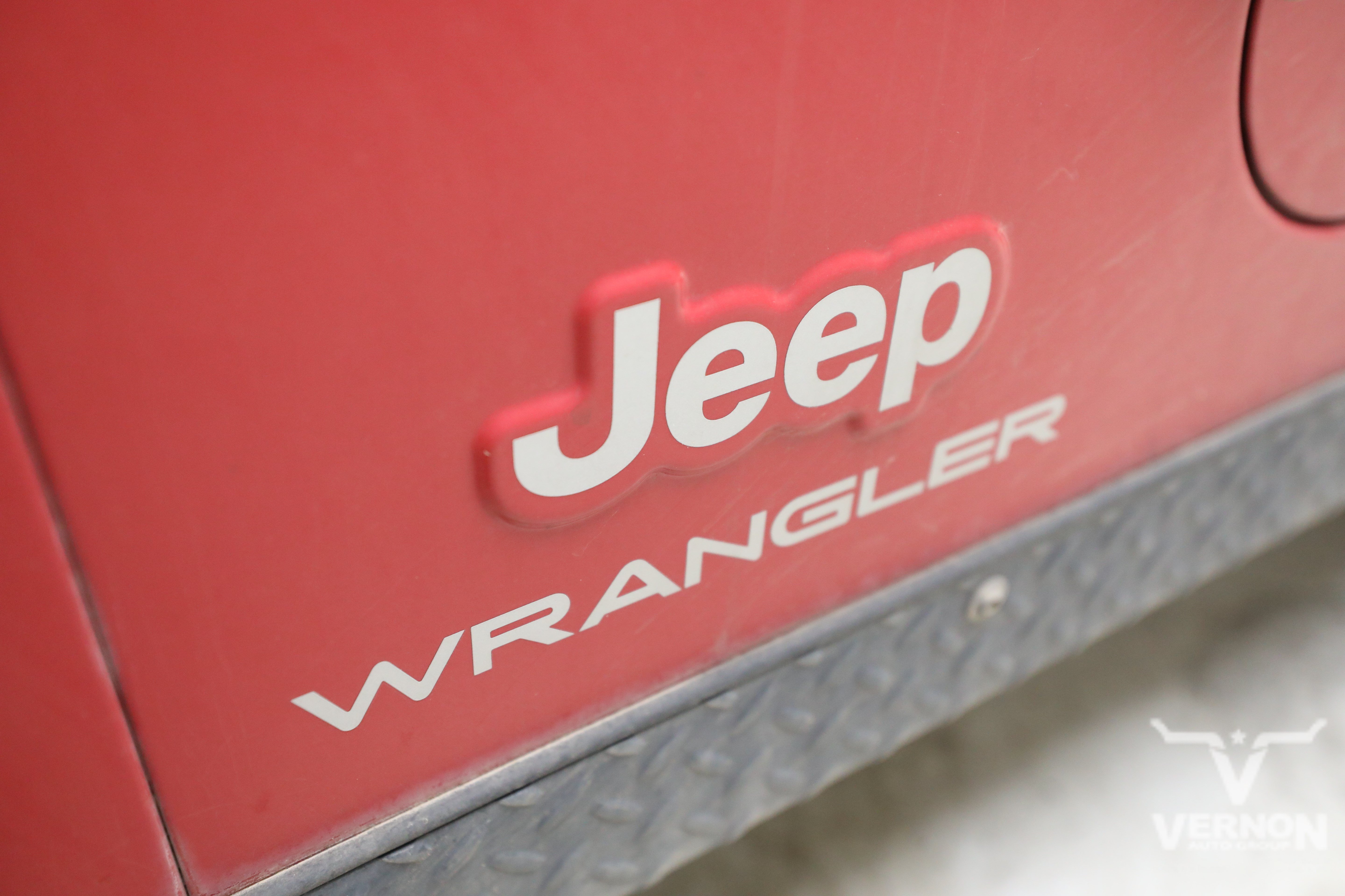 Used 2004 Flame Red Jeep Y image 12