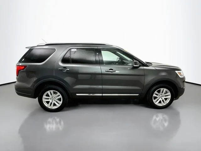 Certified Used 2019 Magnetic Ford XLT image 8