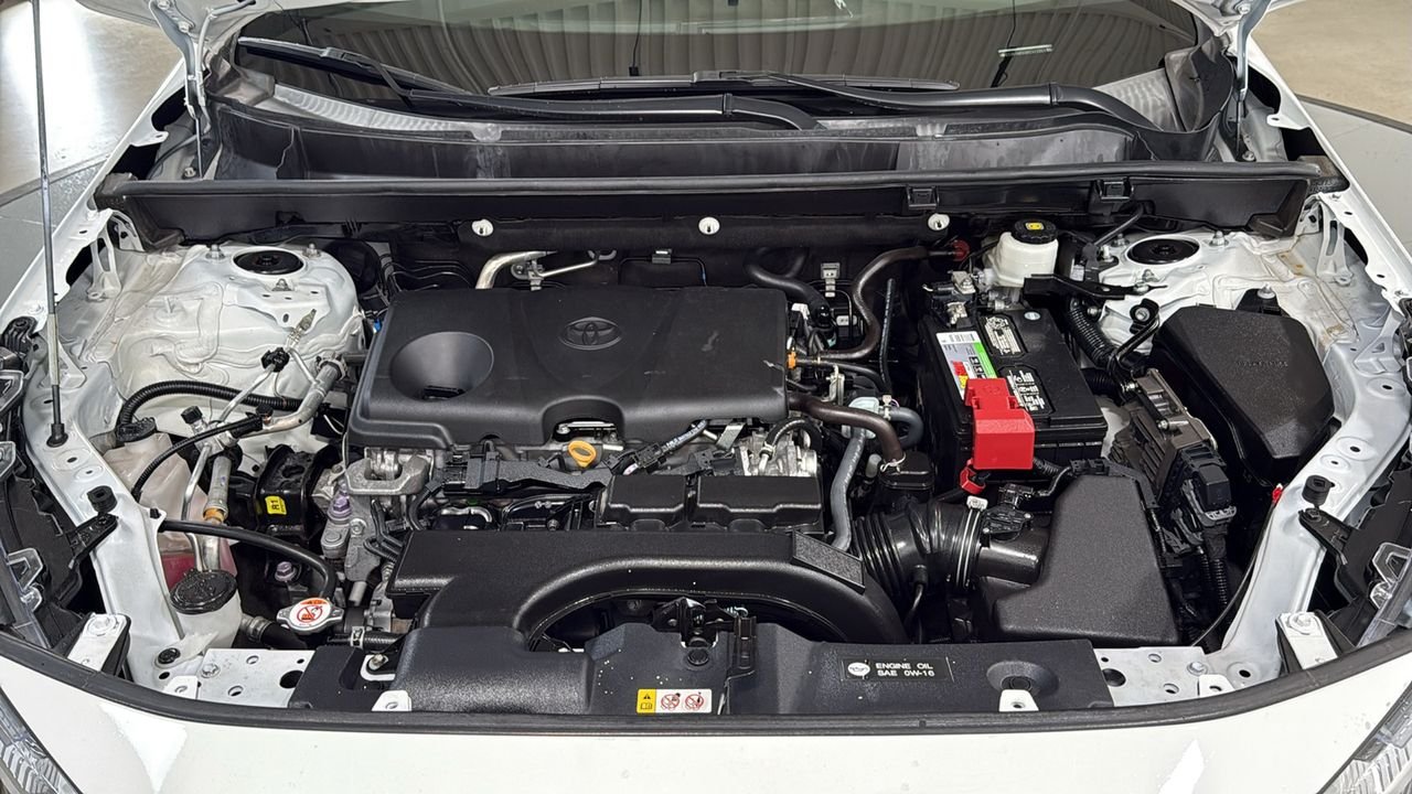 Used 2023 White Toyota LE image 25