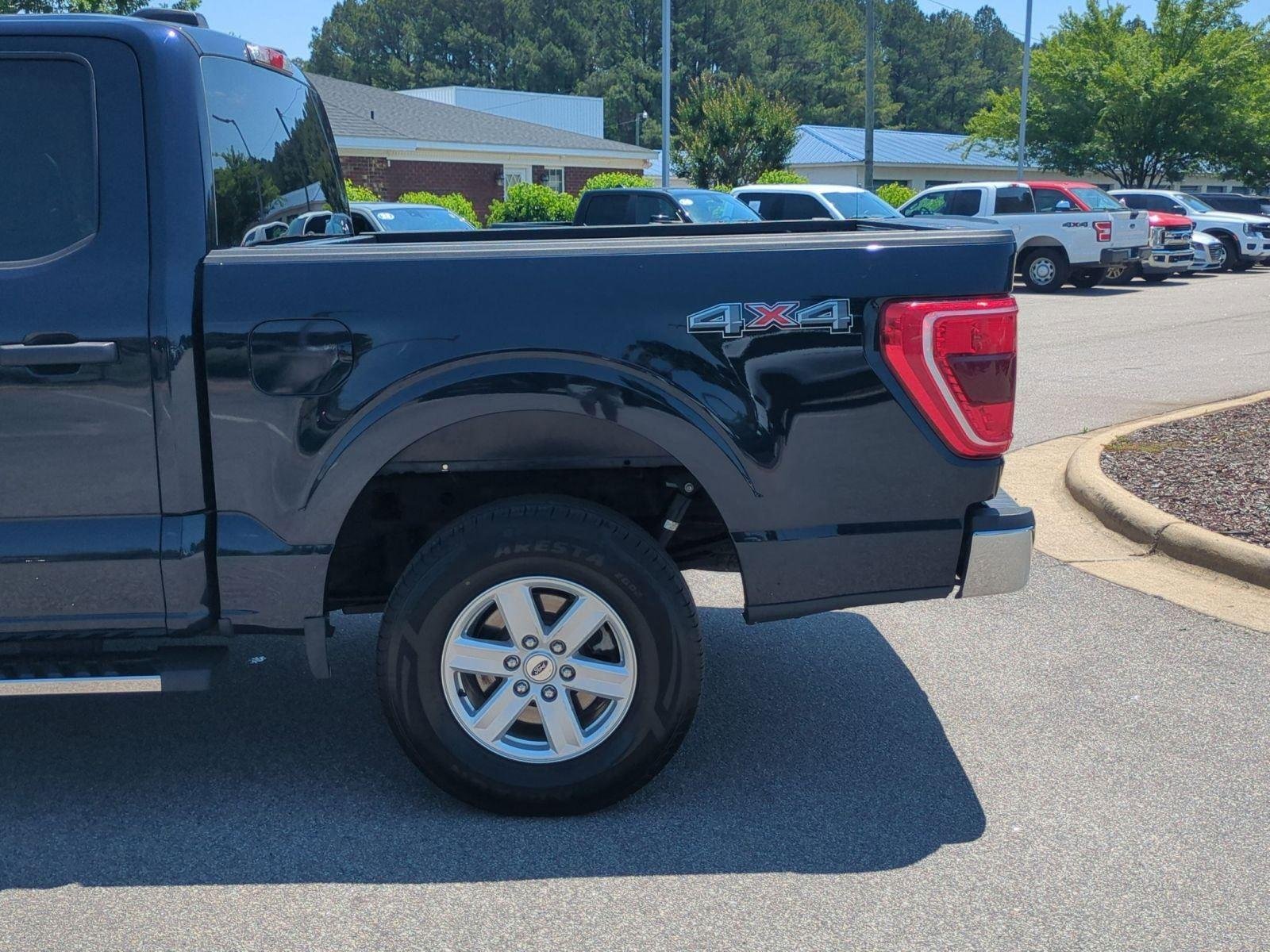 Used 2021 Antimatter Blue Ford XLT image 11