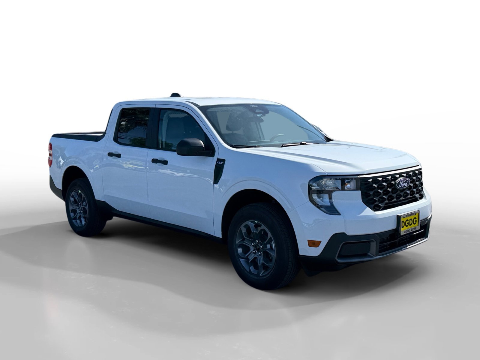 New 2026 Oxford White Ford XLT image 7