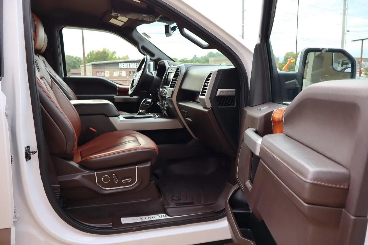 Used 2018 White Platinum Metallic Tri-Coat Ford King Ranch image 45