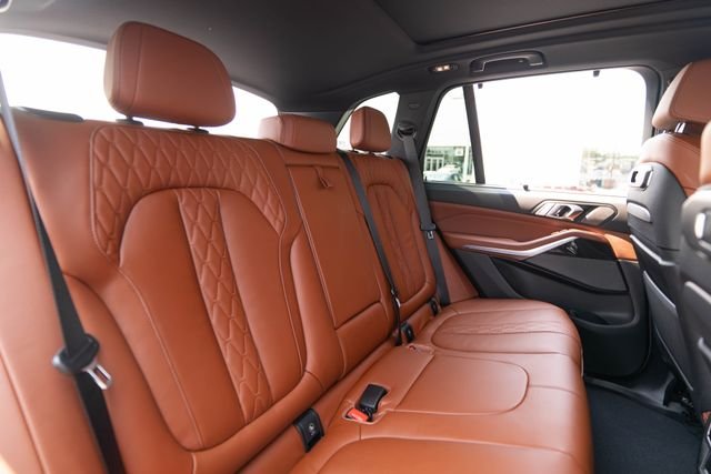 2026 BMW X5 M60i - Photo 35