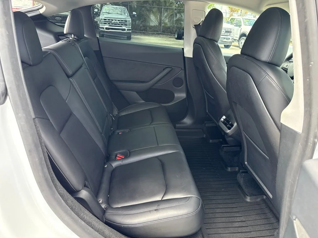 Used 2024  Tesla Long Range image 23