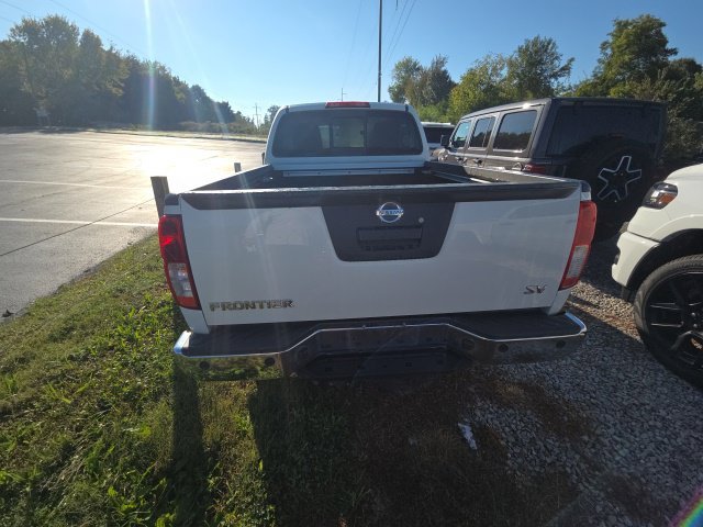 Used 2015 White Nissan SV image 4