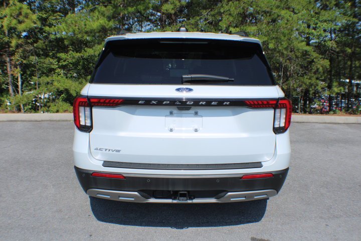 Used 2025 SPACE WHITE METALLIC Ford Active image 17