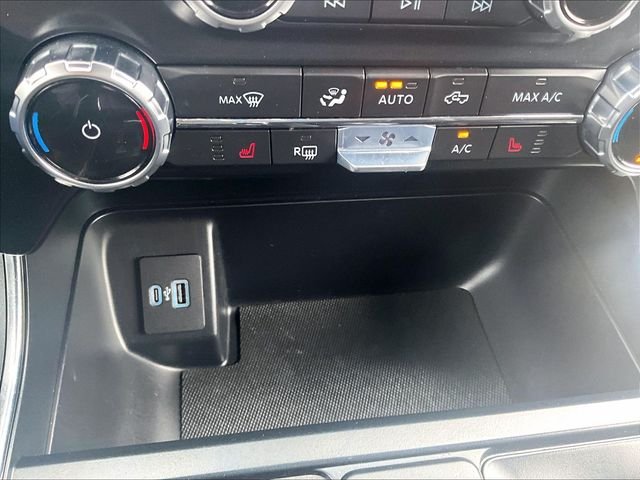 Used 2022 White Ford XLT image 27