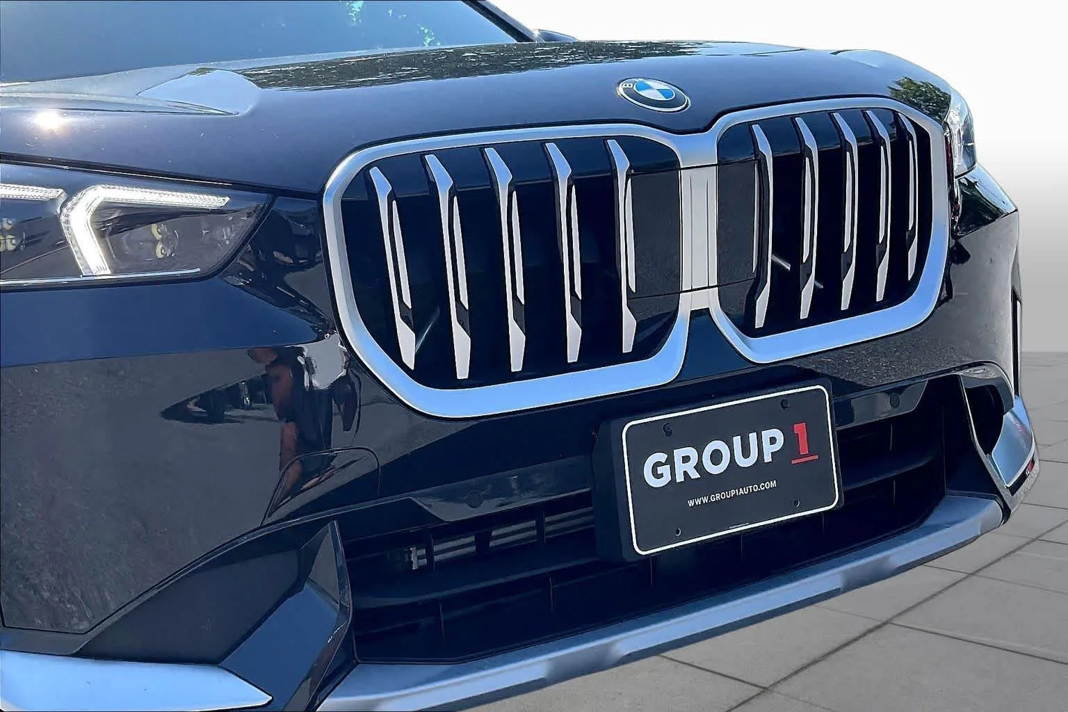 Used 2025 Black Sapphire Metallic BMW xDrive28i image 31