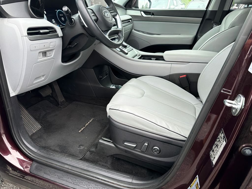 Used 2023 Red Hyundai SEL image 9