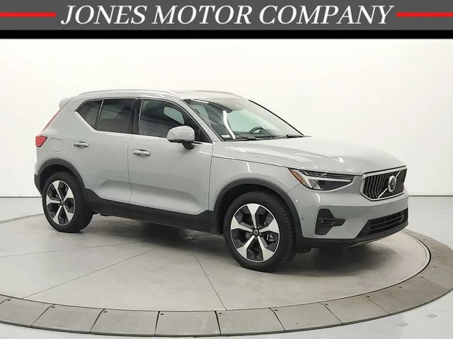2024 Volvo XC40 B5 Plus Bright AWD's photo
