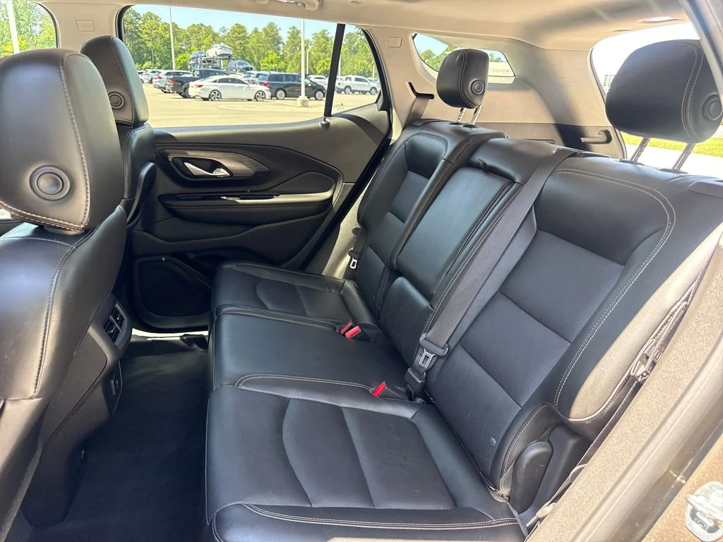 Used 2019 Quartz Metallic GMC SLT image 24