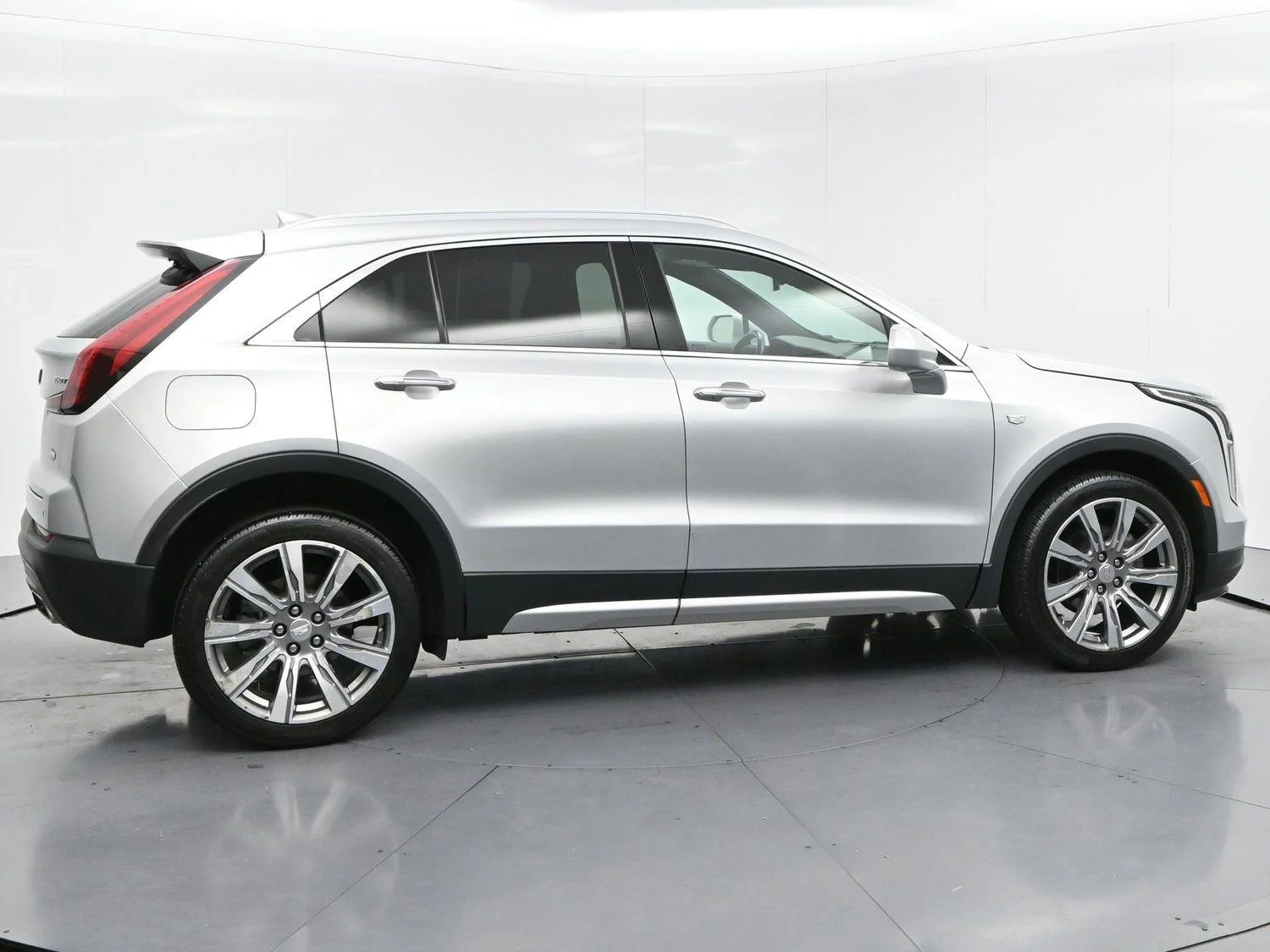 Used 2020 Radiant Silver Metallic Cadillac FWD Premium Luxury image 8