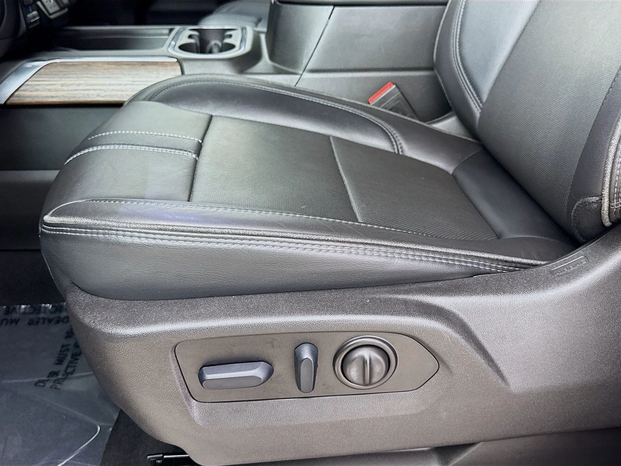 Used 2023 Iridescent Pearl Tricoat Chevrolet High Country image 22