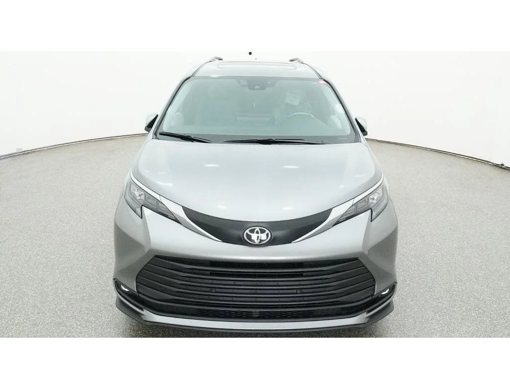 New 2026 Heavy Metal Toyota XLE image 15
