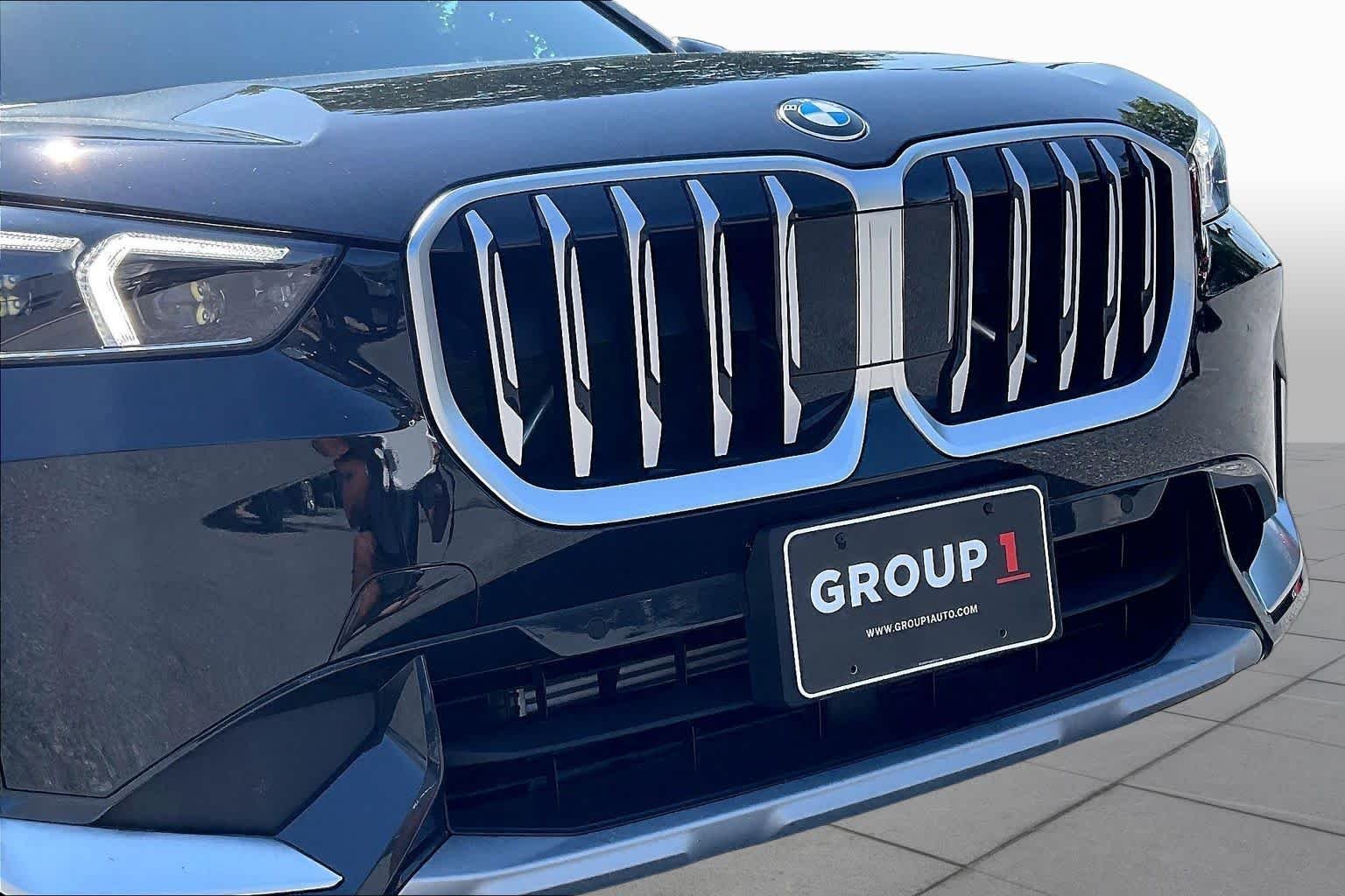 Used 2025 Black Sapphire Metallic BMW xDrive28i image 31