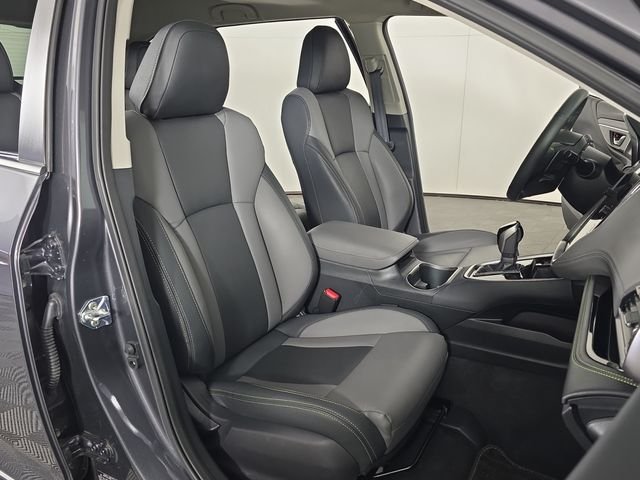 Used 2025 Gray Subaru Onyx Edition image 30