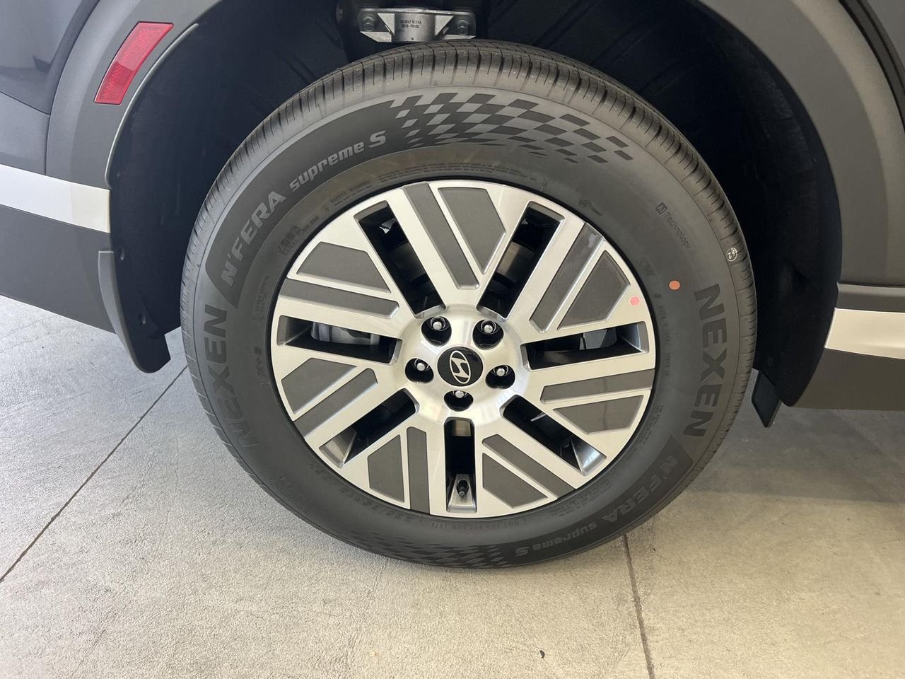 New 2026 Abyss Black Pearl Hyundai SEL Premium 8P image 9