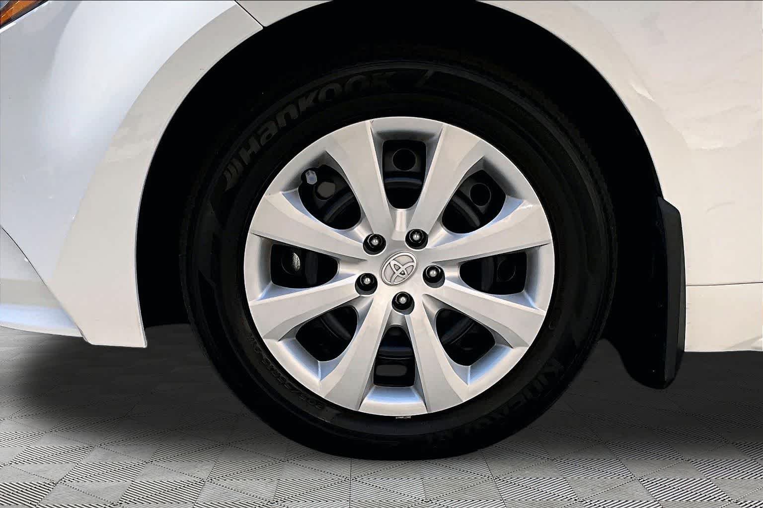 Used 2026 Ice Cap Toyota LE image 11