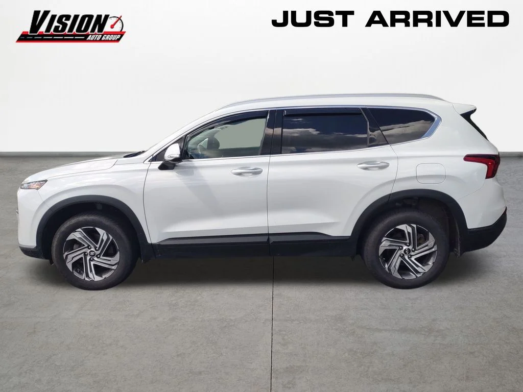 Used 2023 White Hyundai SEL image 2