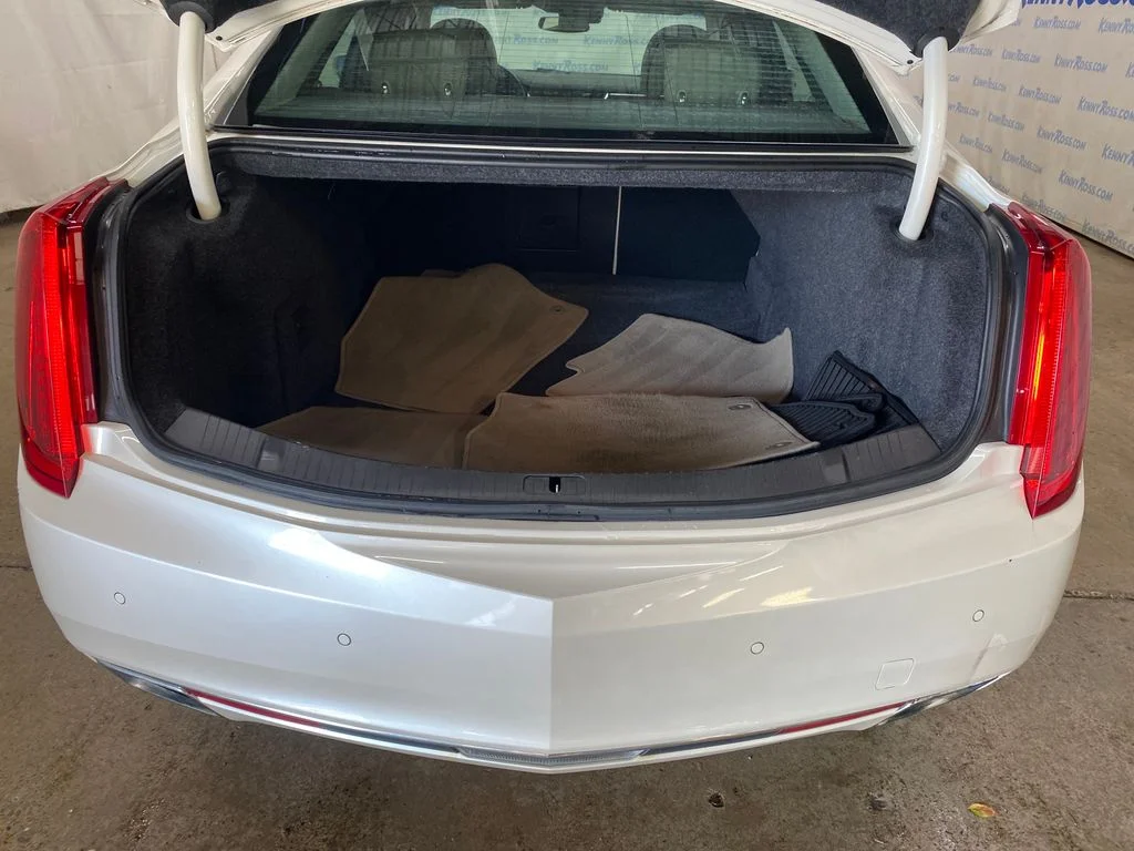 Used 2014 White Cadillac Luxury image 16