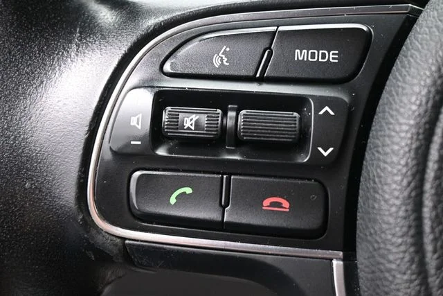 Used 2018 Black Kia S image 26