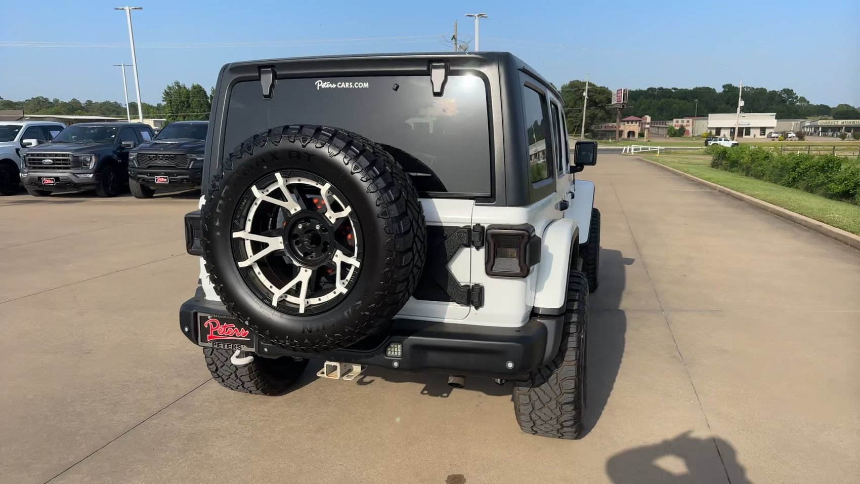 Used 2020 Bright White Clearcoat Jeep Sport S image 8