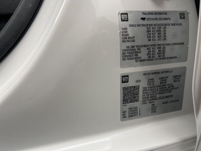 Used 2025 White GMC Denali Ultimate image 29