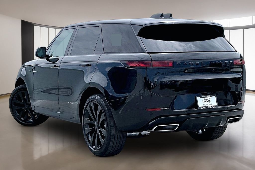 New 2026 SANTORINI BLACK Land Rover Dynamic SE image 3