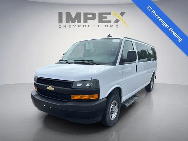 2023 Chevrolet Express Passenger 3500 1LS