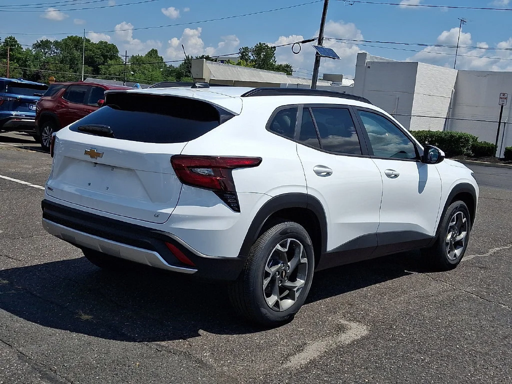 New 2026 Summit White Chevrolet LT image 8