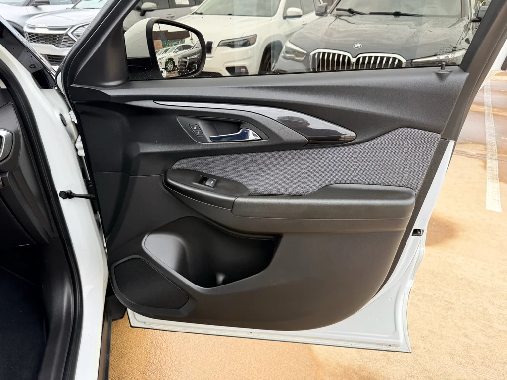 Used 2021 Summit White Chevrolet LT image 12