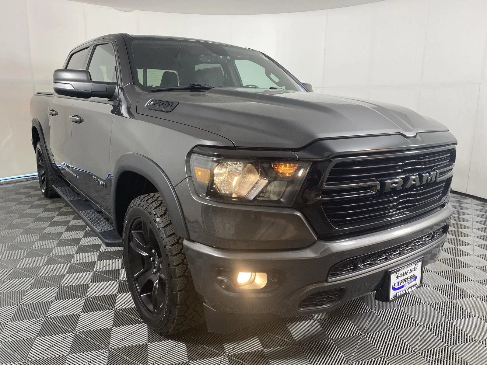 Used 2020 Granite Crystal Metallic Clearcoat Ram Big Horn image 18