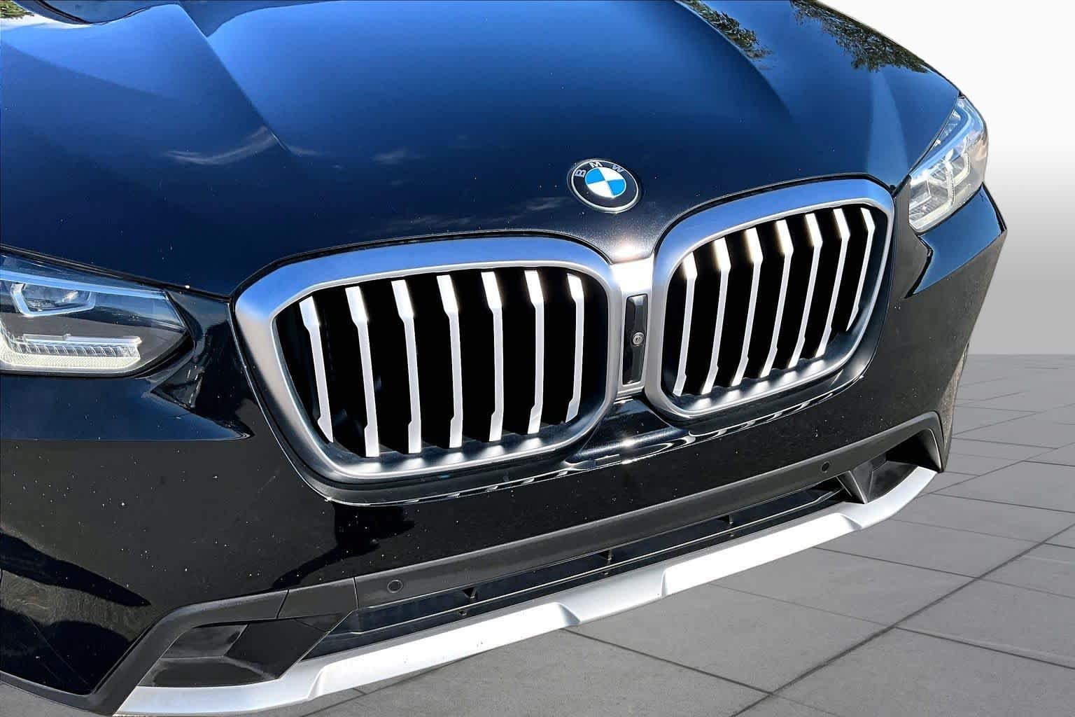 Certified Used 2023 Black Sapphire Metallic BMW sDrive30i image 31