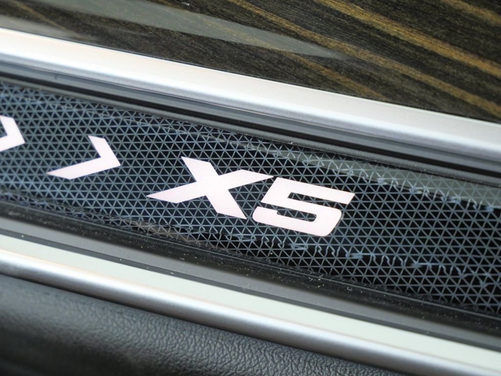 Certified Used 2024 Skyscraper Grey Metallic BMW xDrive40i image 29