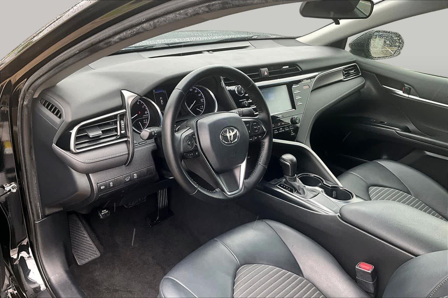 Used 2020 Midnight Black Metallic Toyota SE image 16