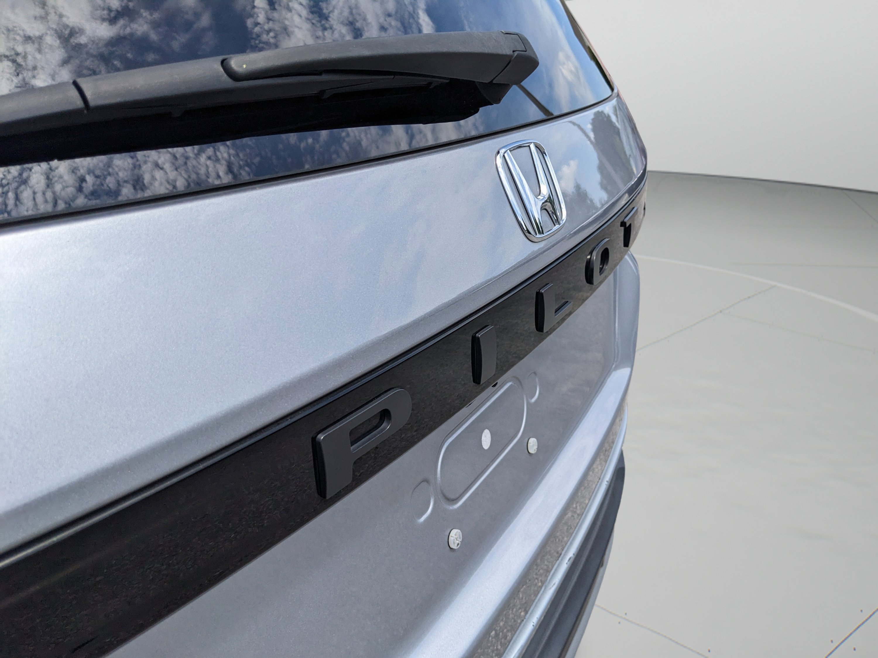 Used 2024 Silver Honda EX-L 8 Passenger image 6