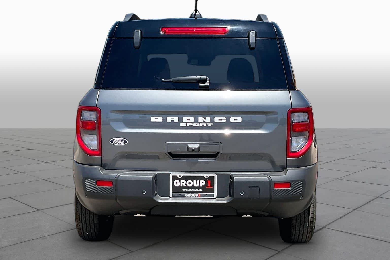 New 2026 Carbonized Gray Metallic Ford Outer Banks image 4