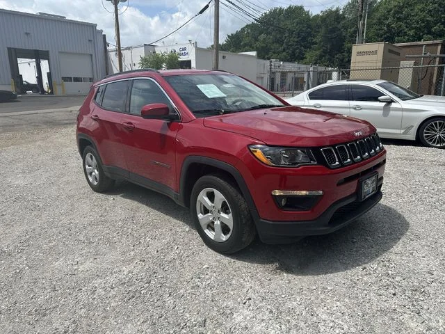 Used 2019 Red Jeep Latitude image 11