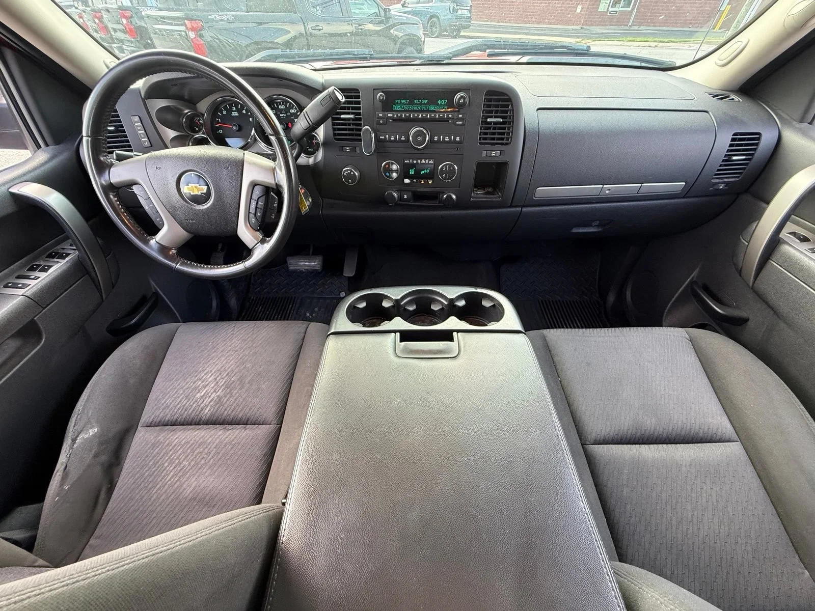 Used 2011 VICTORY RED Chevrolet LT image 16