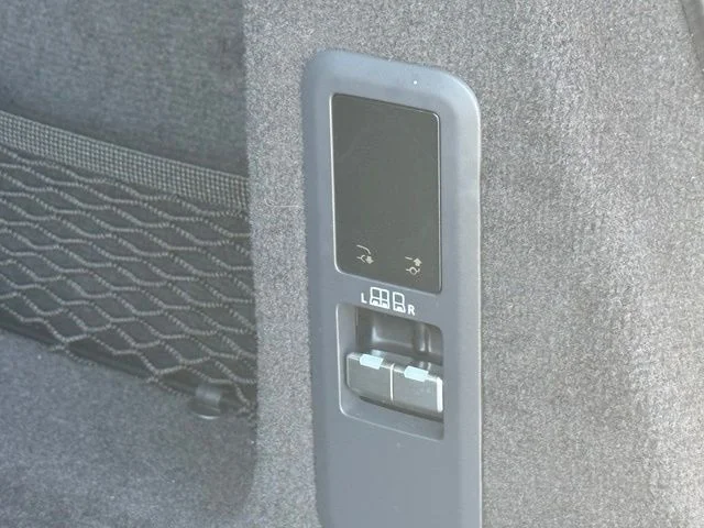 Certified Used 2025 Black Land Rover Dynamic SE image 34