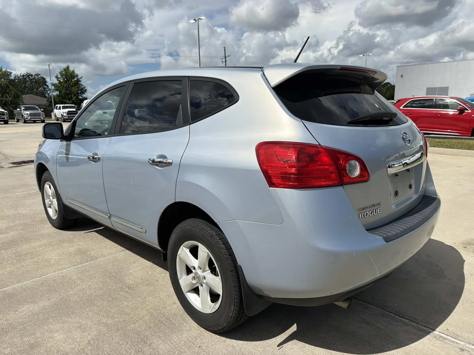 Used 2013 Blue Nissan FWD 4dr S image 5
