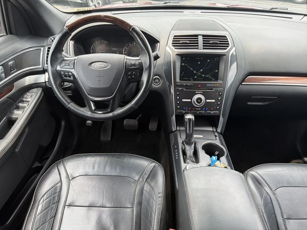 Used 2018 Red Ford Platinum image 23