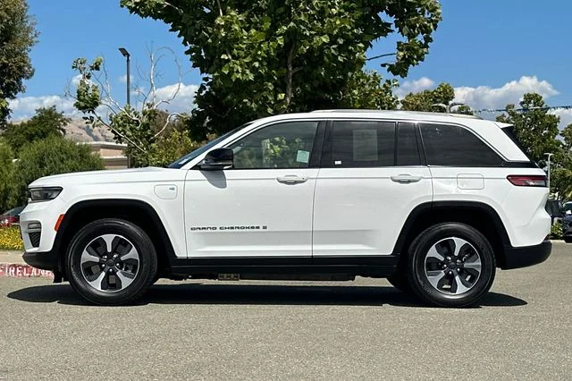 Used 2024 White Jeep 4xe image 7