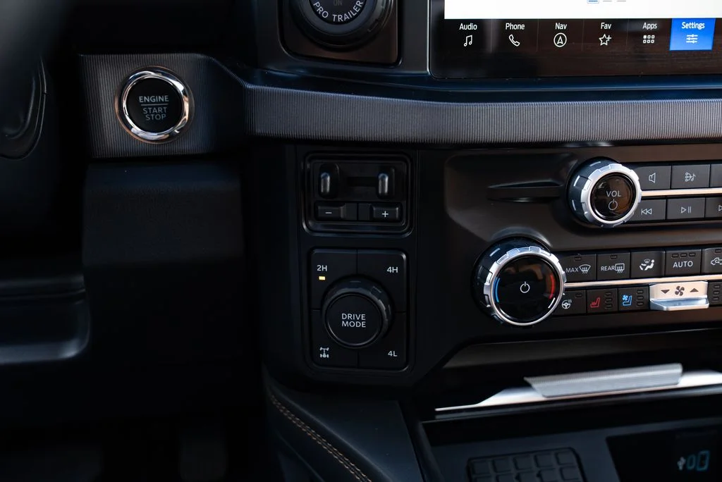 Used 2024  Ford Platinum image 17