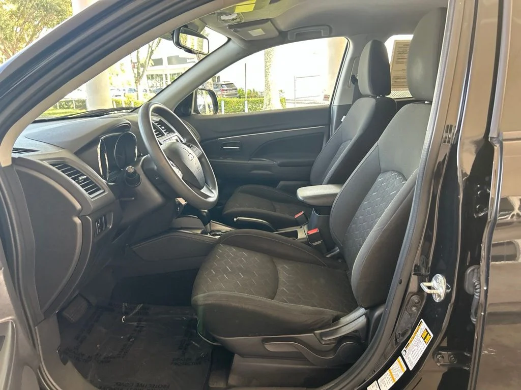Used 2021 Black Mitsubishi 2.0 ES image 5
