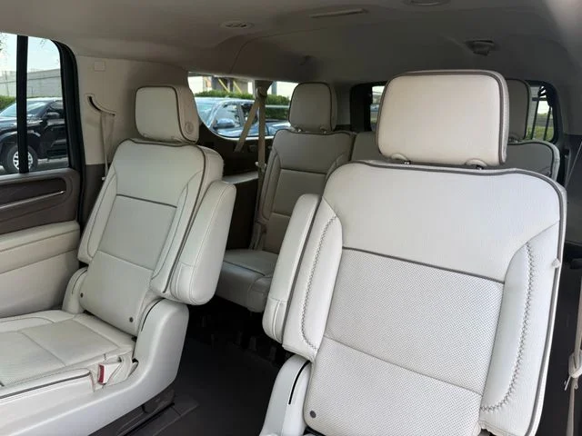 Used 2022 White Frost GMC Denali image 30