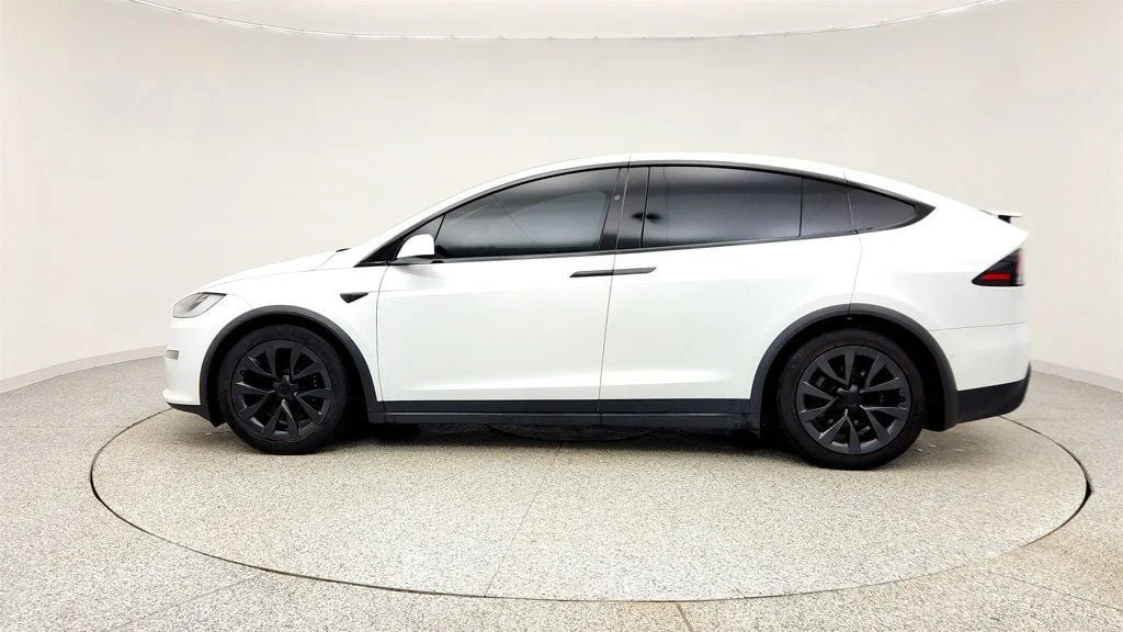 Used 2022 Pearl White Multi-Coat Tesla AWD image 8